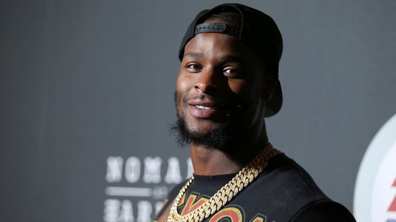 Le'Veon Bell remains locked in a contract dispute with the Pittsburgh Steelers.