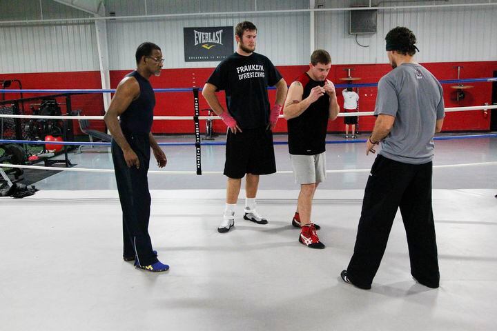 Area fighters boxing to benefit vets