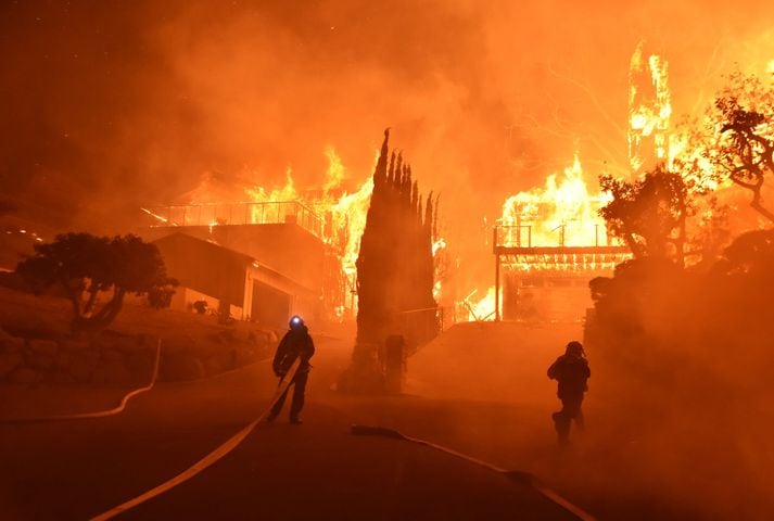 Southern California fires forces thousands to flee homes