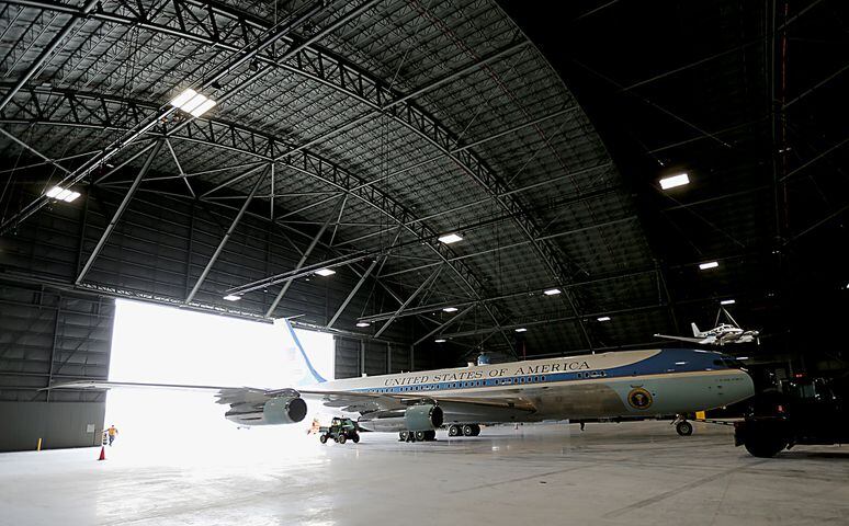 Air Force One moving