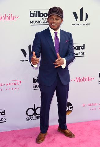 Photos: 2017 Billboard Music Awards red carpet