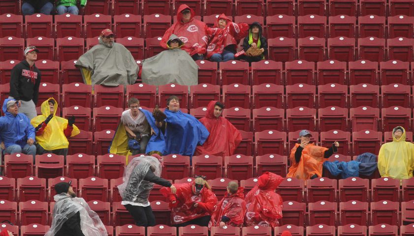 Photos: Reds vs. Cardinals (April 15)