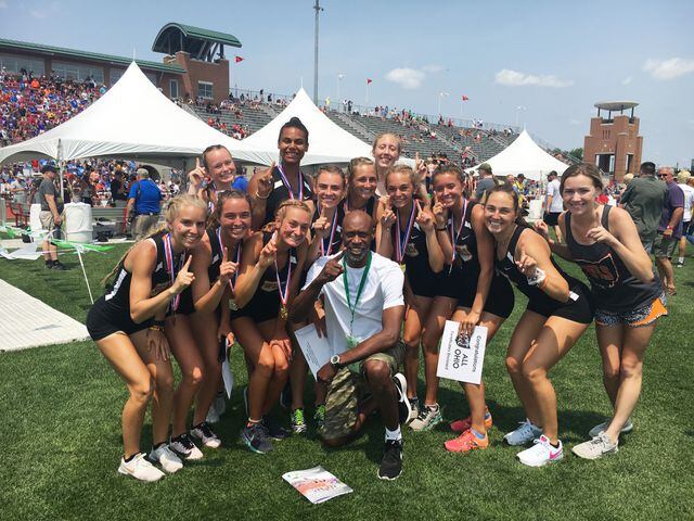PHOTOS: State track and field, Day 2, D-III running, D-II field