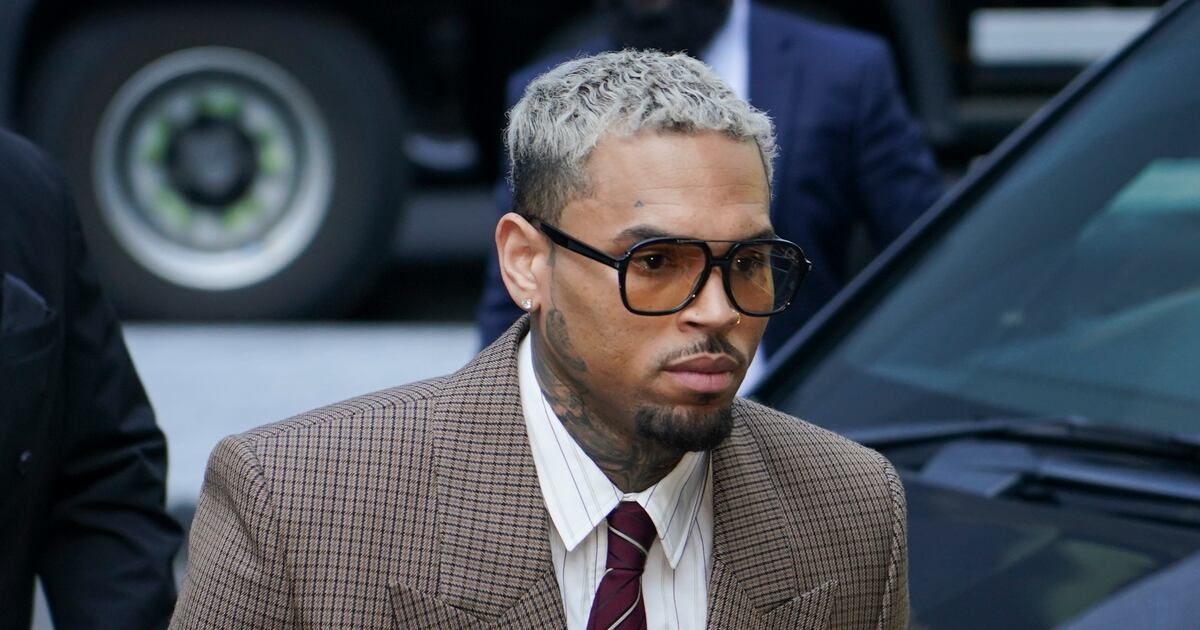 Singer Chris Brown pleads not guilty to 2 further charges over London nightclub assault...
