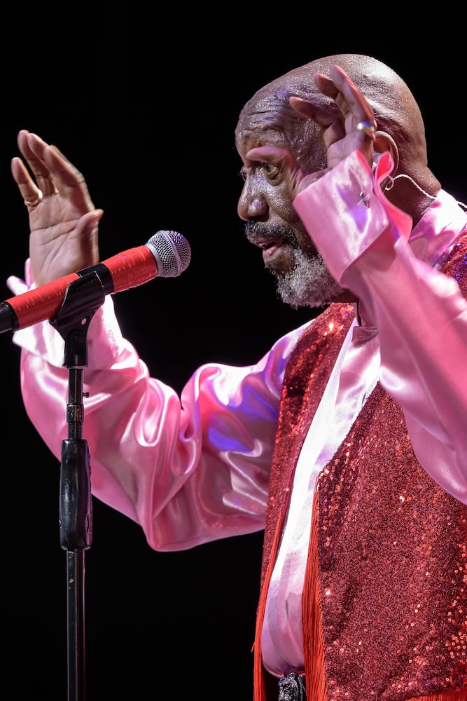PHOTOS: The Temptations & The Four Tops perform at Rose Music Center