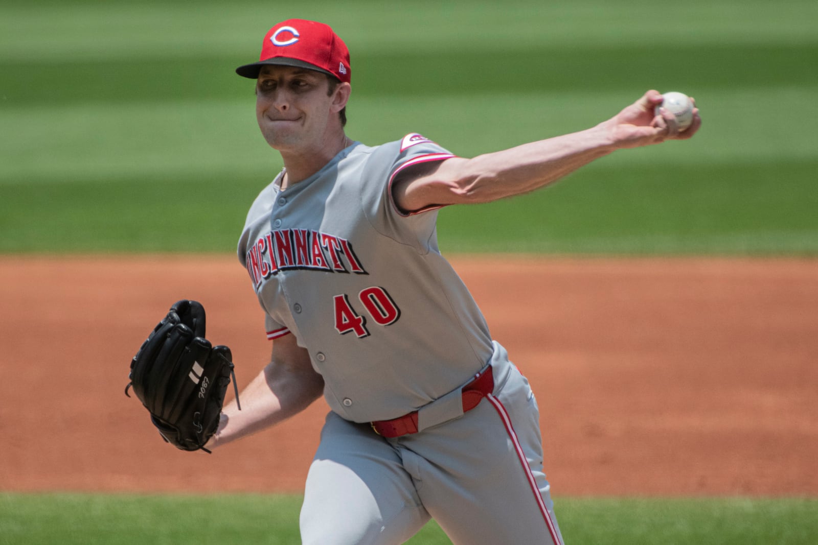 Cincinnati Reds starting pitcher Nick Lodolo delivers against the Cleveland Guardians during the first inning of a baseball game, Wednesday, June 11, 2025, in Cleveland. (AP Photo/Phil Long)