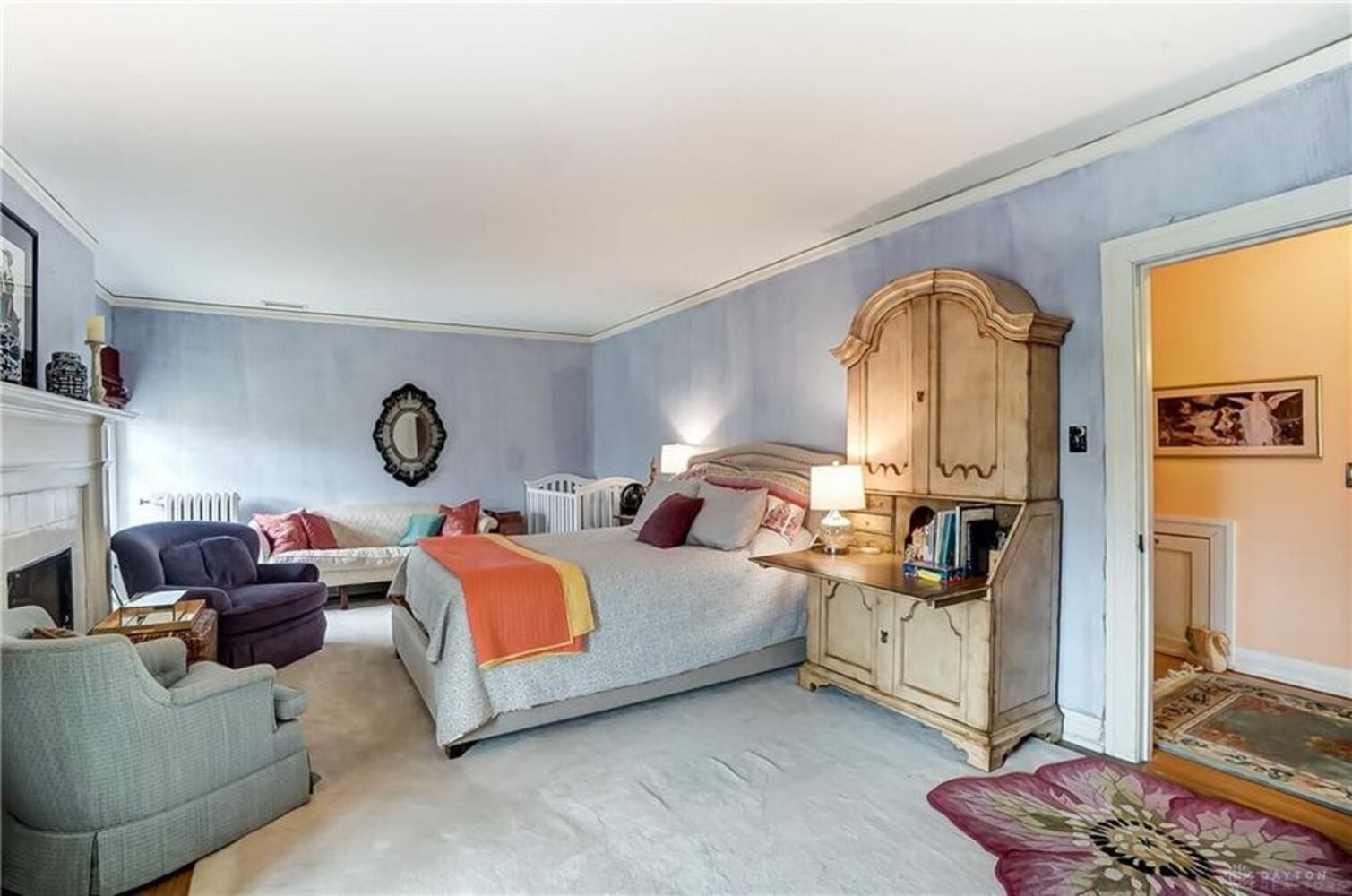 PHOTOS: $1M Oakwood manor on the market