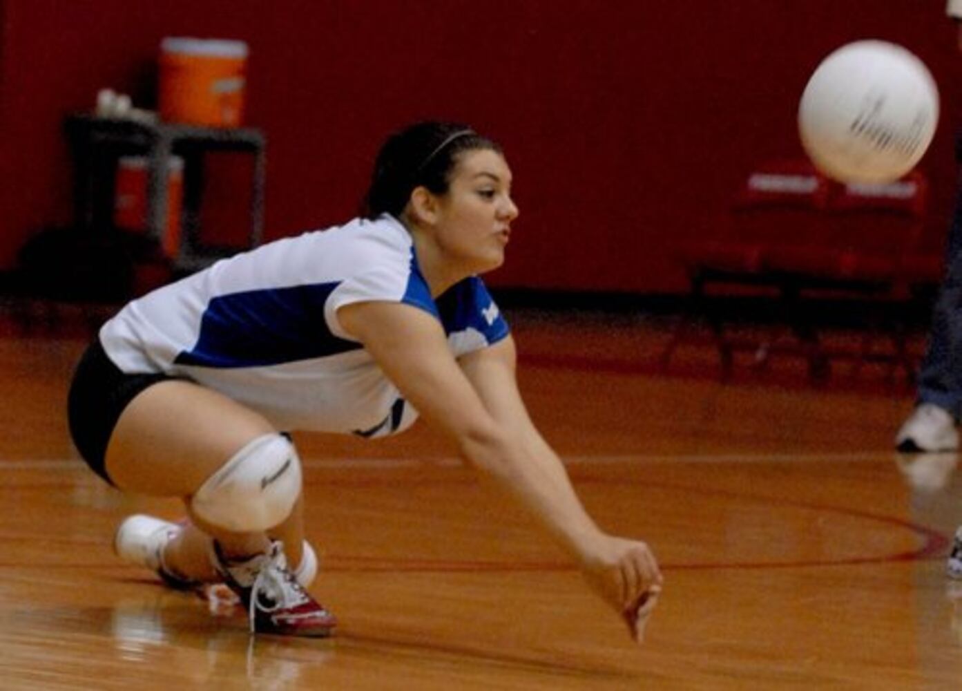 Middletown vs. Loveland volleyball