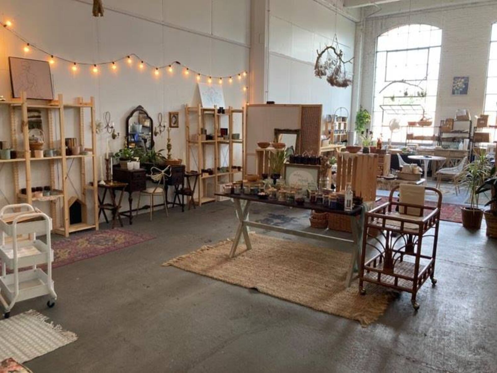 1880 Candle Co. is inviting customers to explore its studio and boutique space inside the Front Street gallery building this Friday, Aug. 6.
