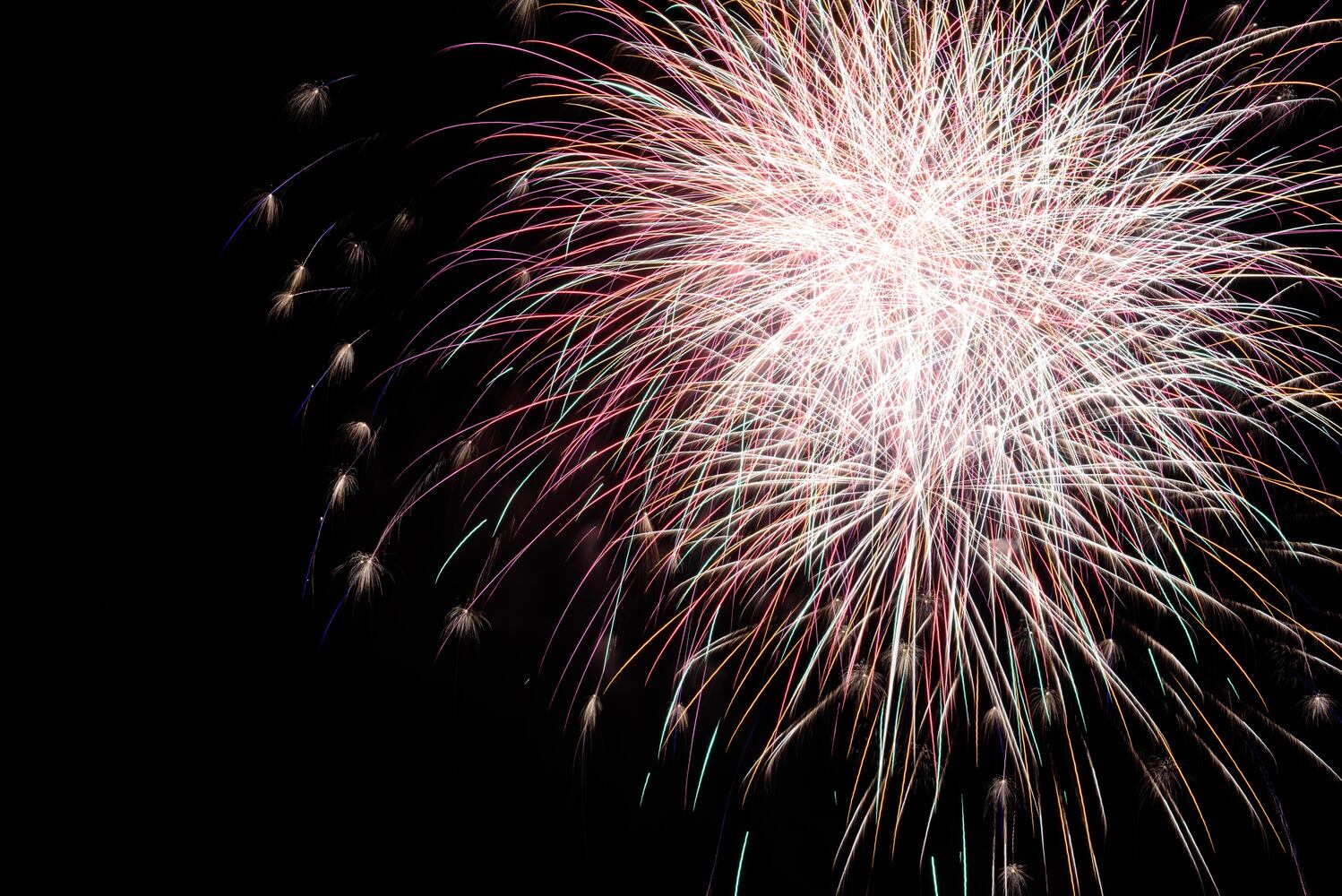 PHOTOS: Gorgeous fireworks light up the sky in Beavercreek