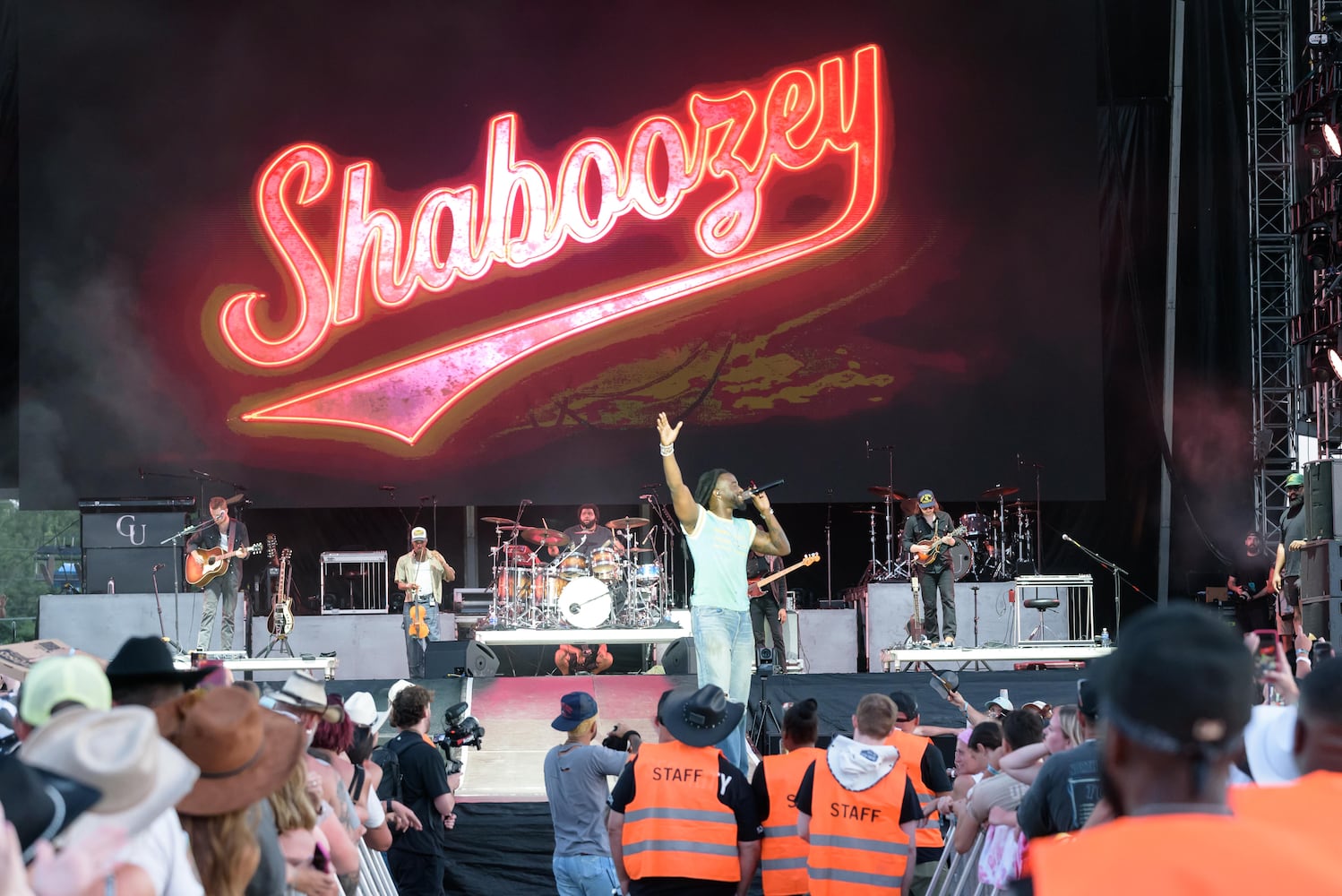 PHOTOS: Carrie Underwood & Shaboozey at the 2025 Voices of America Country Music Fest