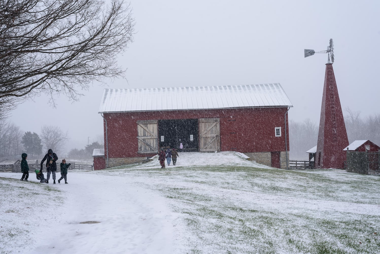 PHOTOS: 2025 Christmas on the Farm at Carriage Hill MetroPark