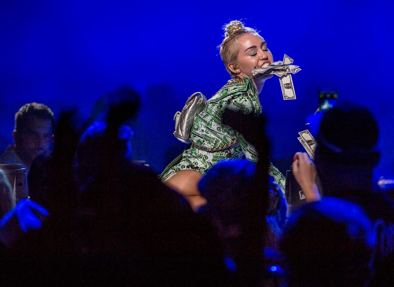 Miley Cyrus brings Bangerz Tour to Louisville's KFC Yum! Center