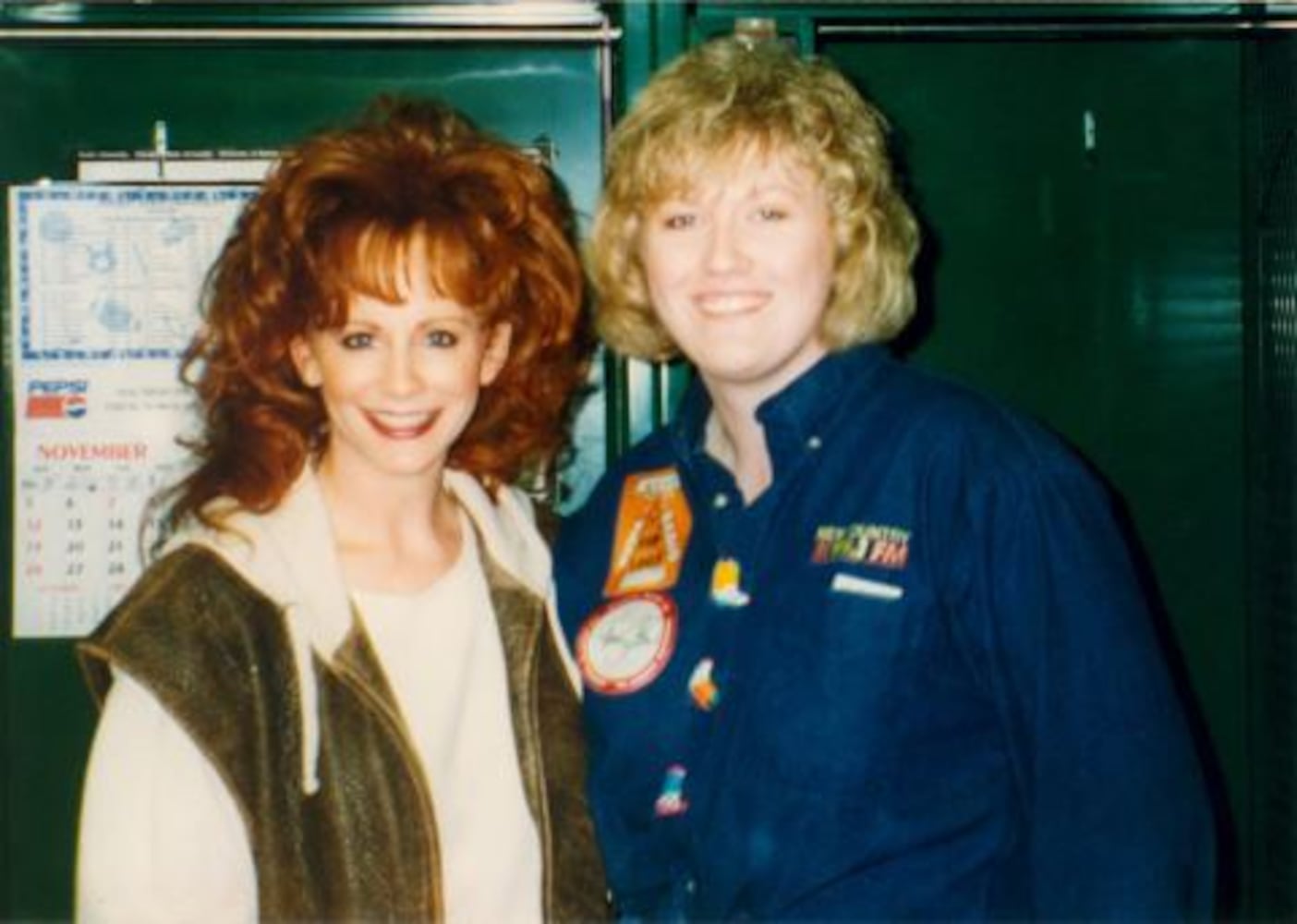 Nancy Wilson with Reba in 1995