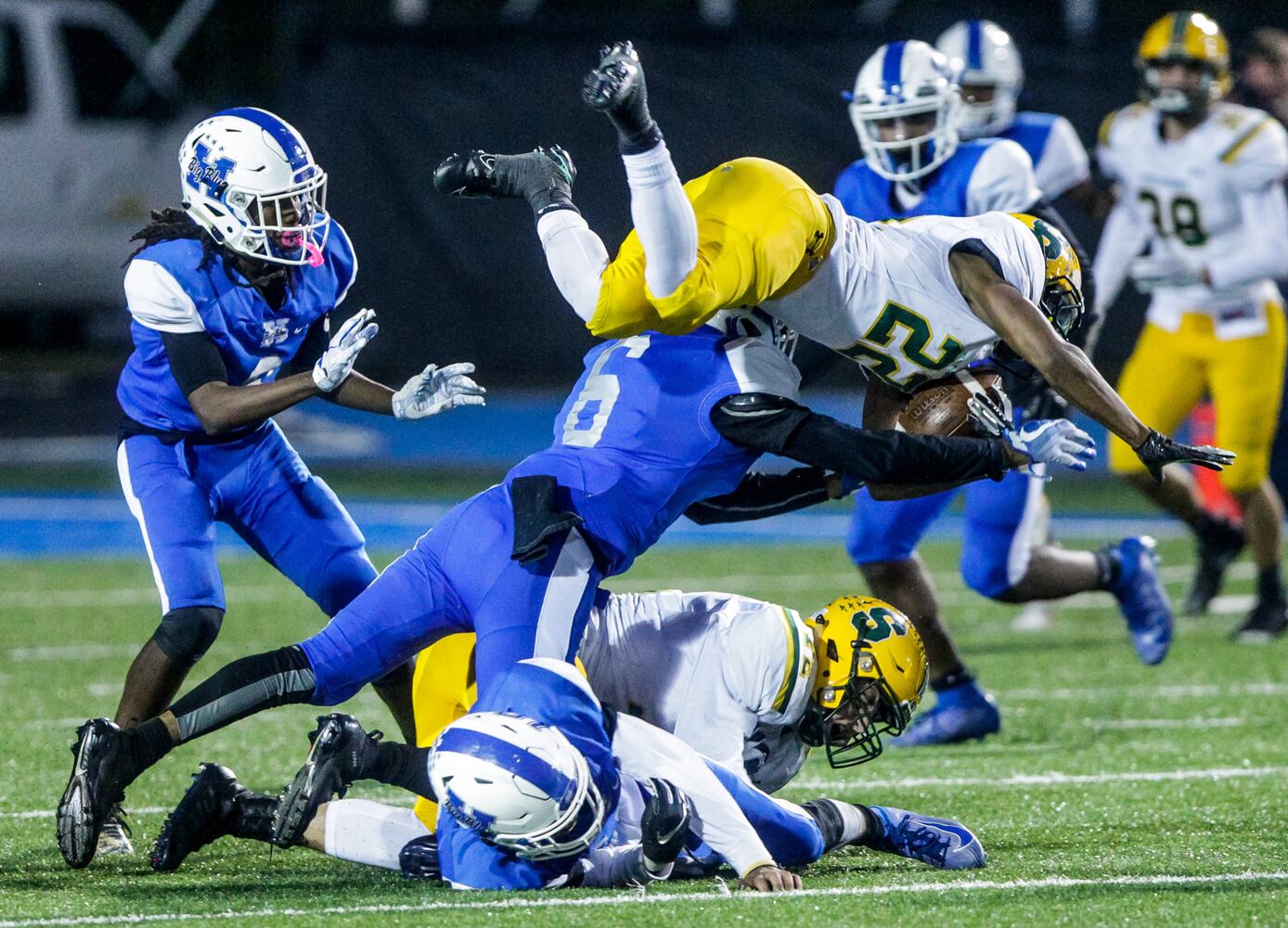 Hamilton Big Blue football beats Sycamore 14-7
