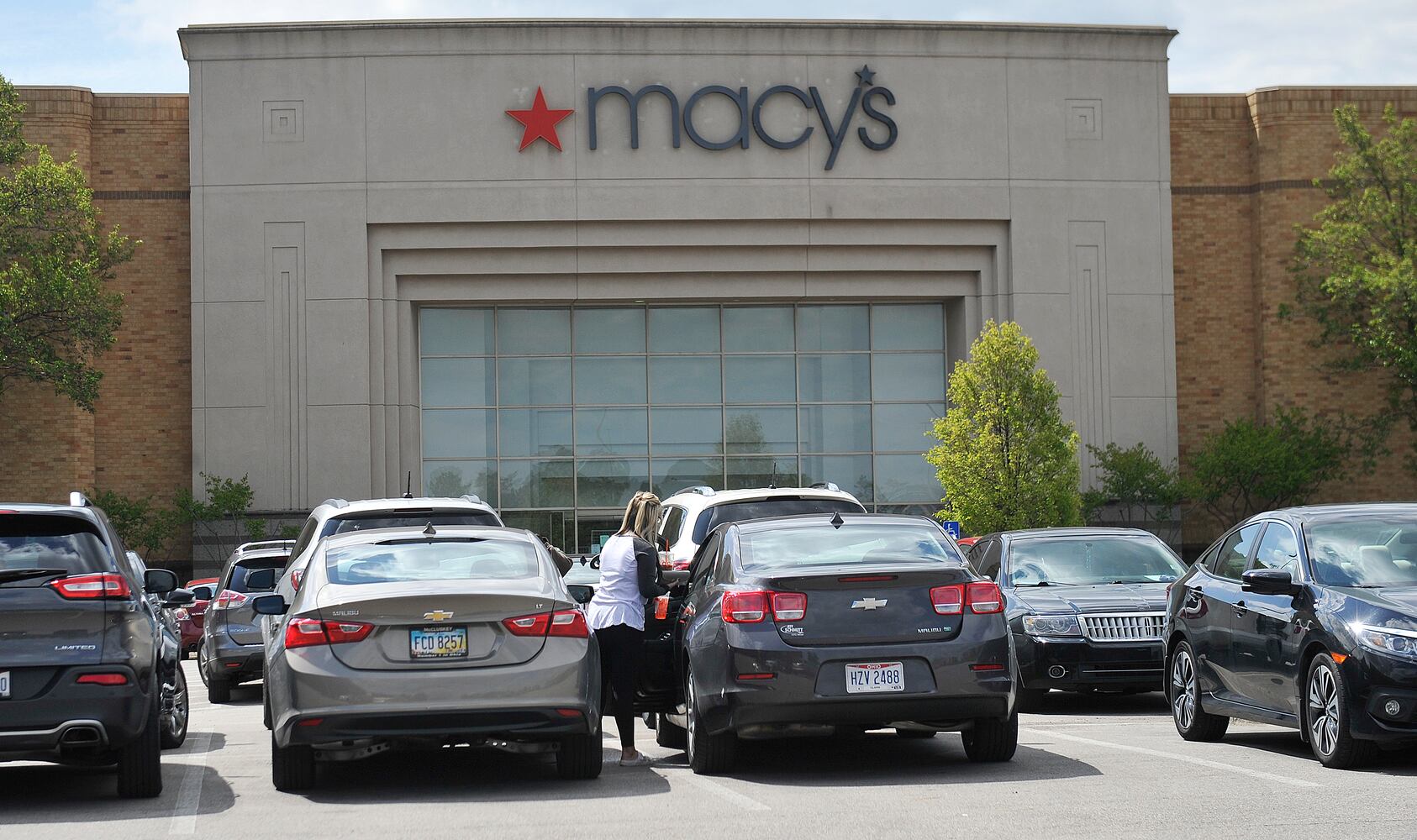 PHOTOS: Here's what it looked like when local malls reopened today
