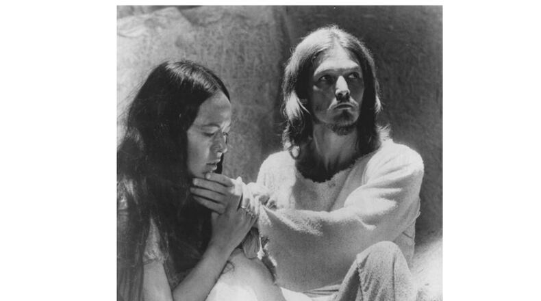 Publicity photo of American entertainers Yvonne Elliman and Ted Neeley promoting their roles in the 1973 feature film "Jesus Christ Superstar."