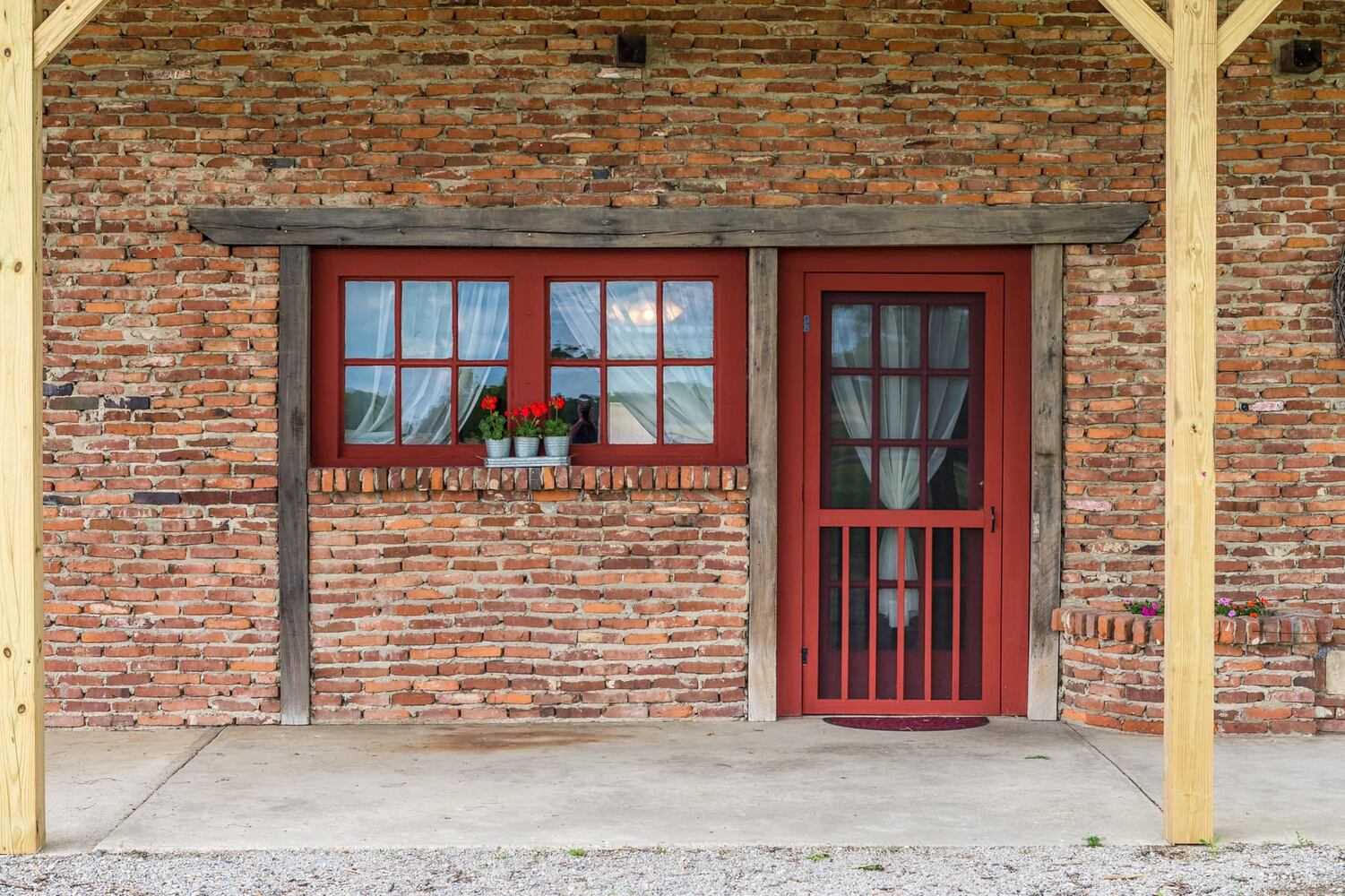PHOTOS: Converted barn in the country is a farmhouse dream come true
