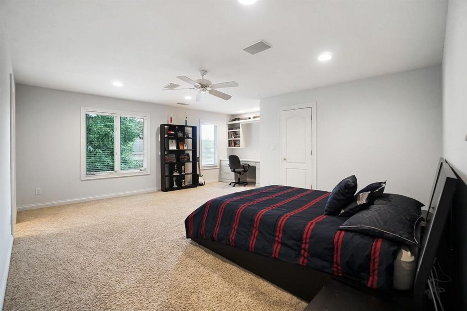 Photos: $1M luxury home listed has waterfall, swimming pool and kitchen to die for