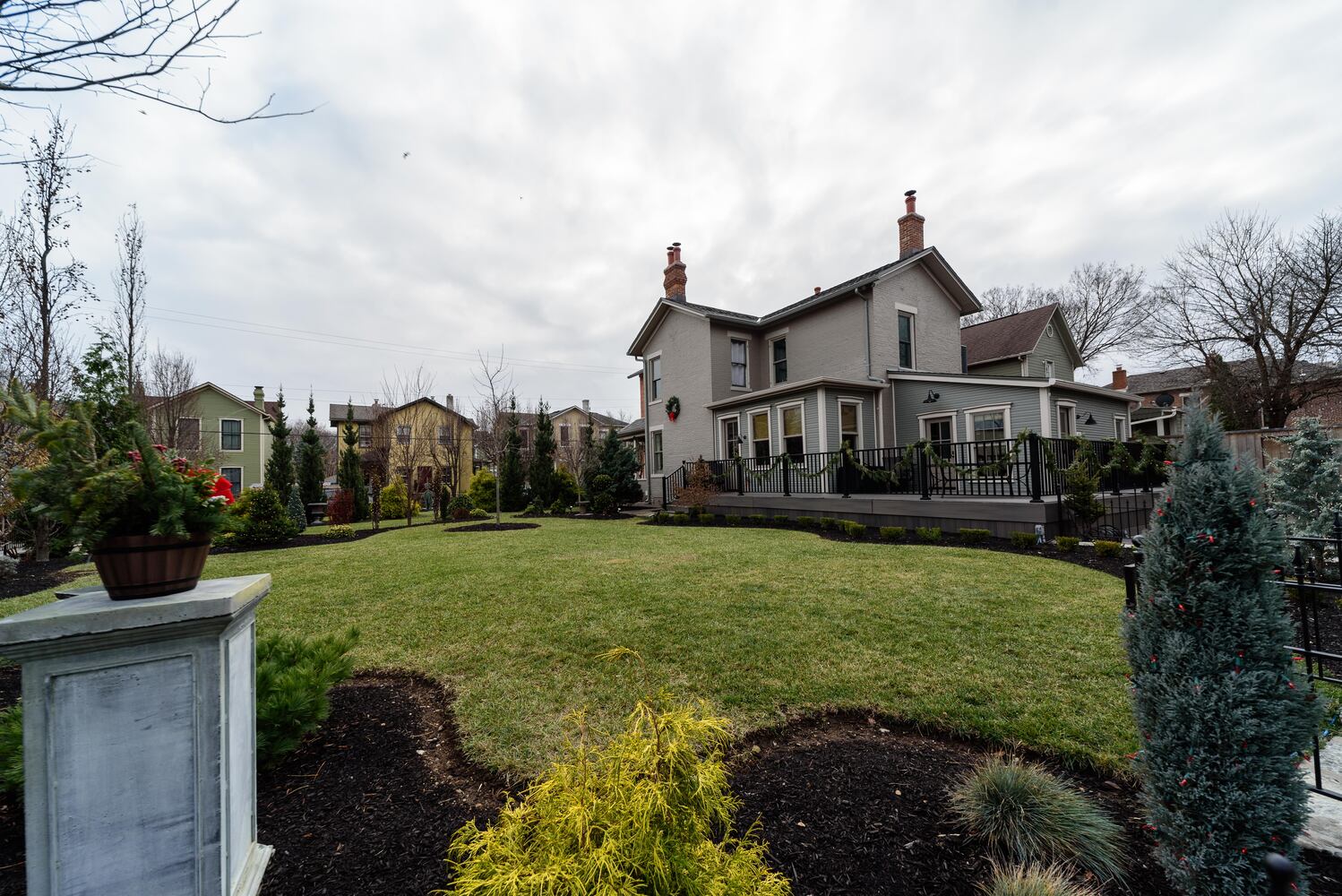 PHOTOS: A Dickens of a Christmas St. Anne’s Hill Holiday Home Tour