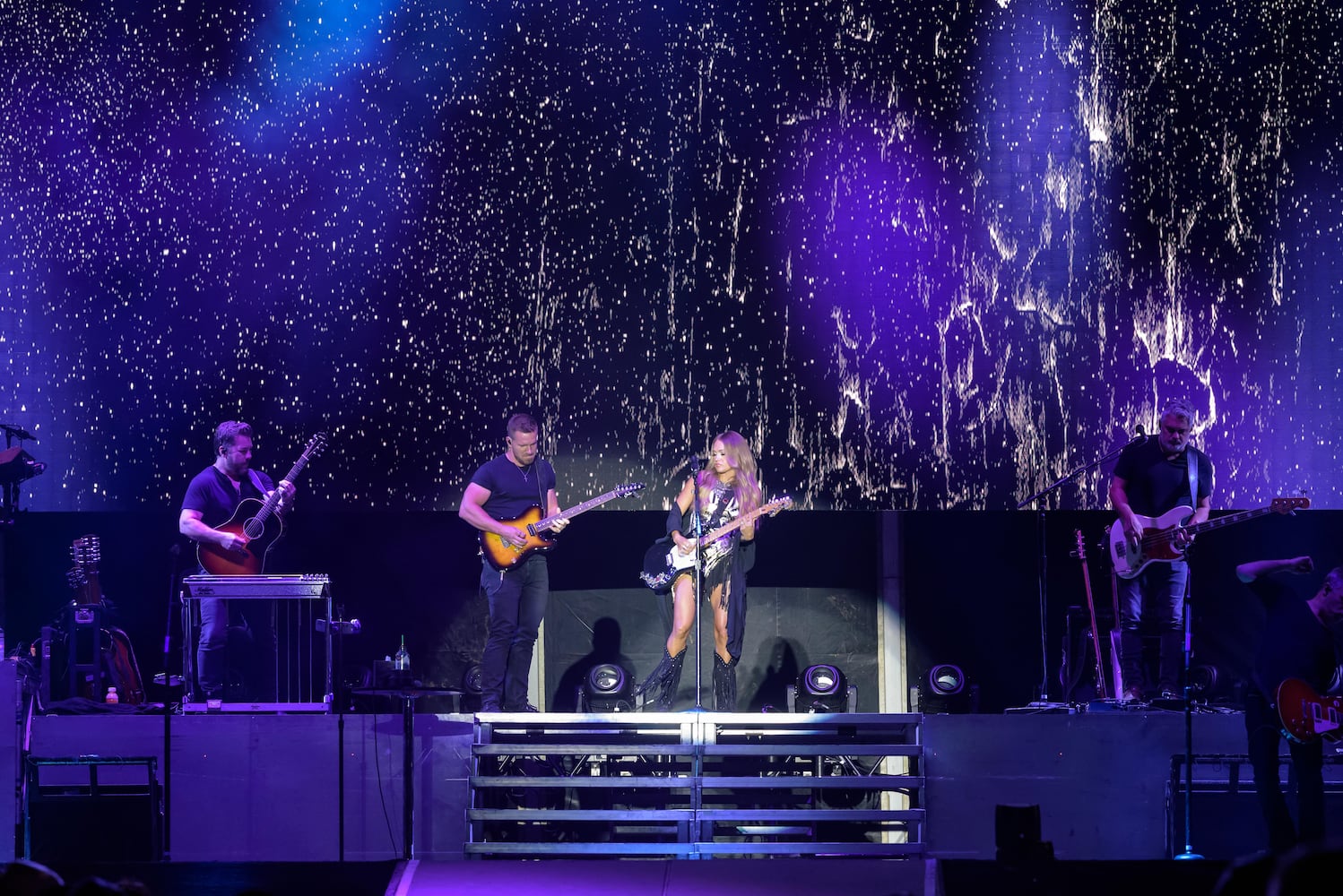 PHOTOS: Carrie Underwood & Shaboozey at the 2025 Voices of America Country Music Fest