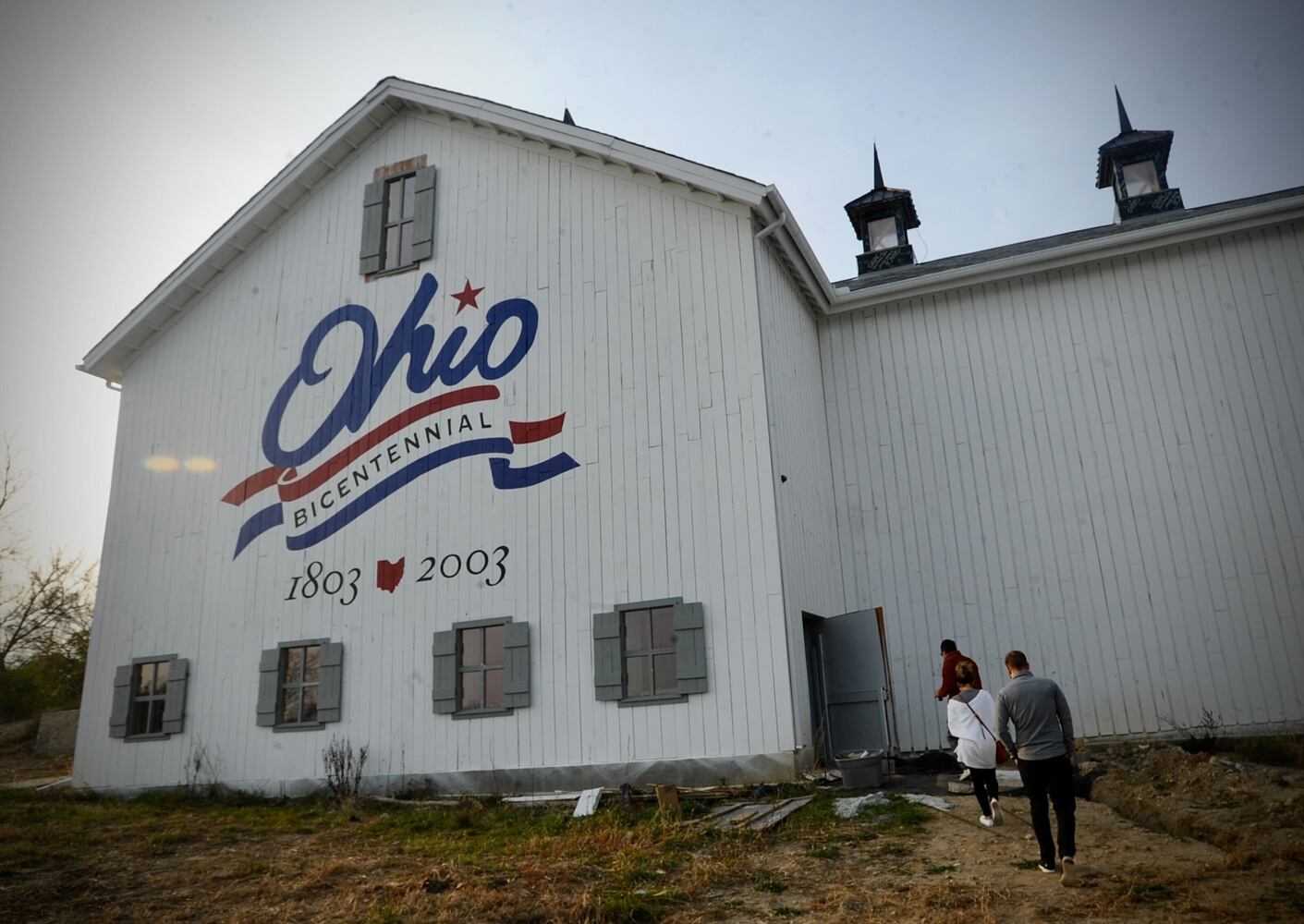 BICENTENNIAL BARN