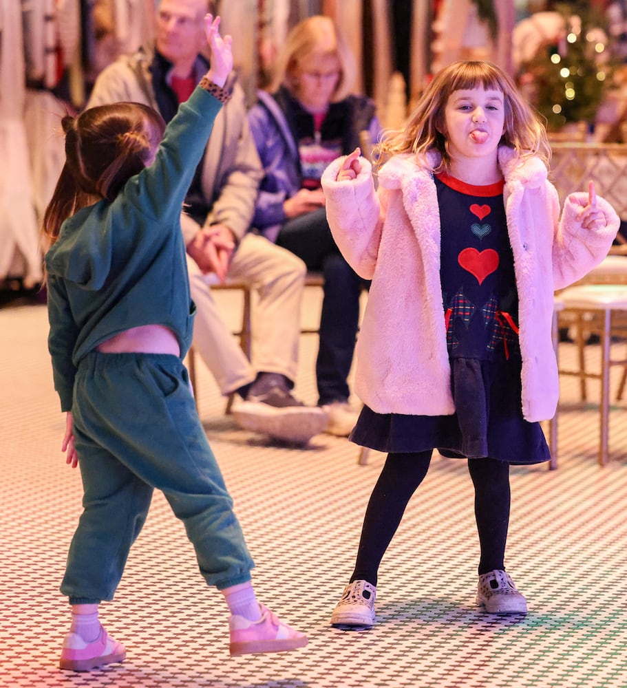 DDN 121125 Holly Days Dayton Arcade