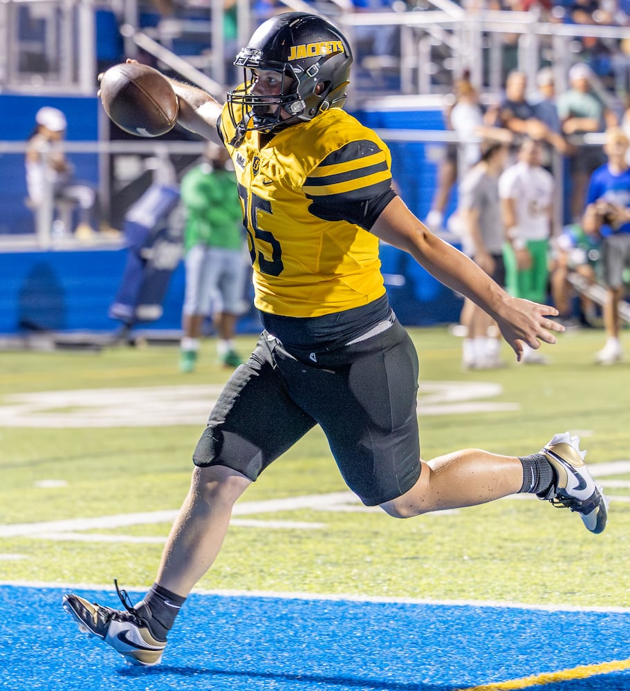 081525 DDN CJ Sidney football