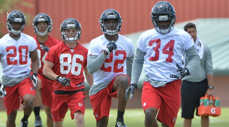 May 6, 2016 Flowery Branch - Atlanta Falcons first round draft pick Keanu Neal (22) and other rookies run drills during the first day of 2016 Atlanta Falcons Rookie Minicamp at the Falcons’ Flowery Branch Headquarters Complex on Friday, May 6, 2016. HYOSUB SHIN / HSHIN@AJC.COM