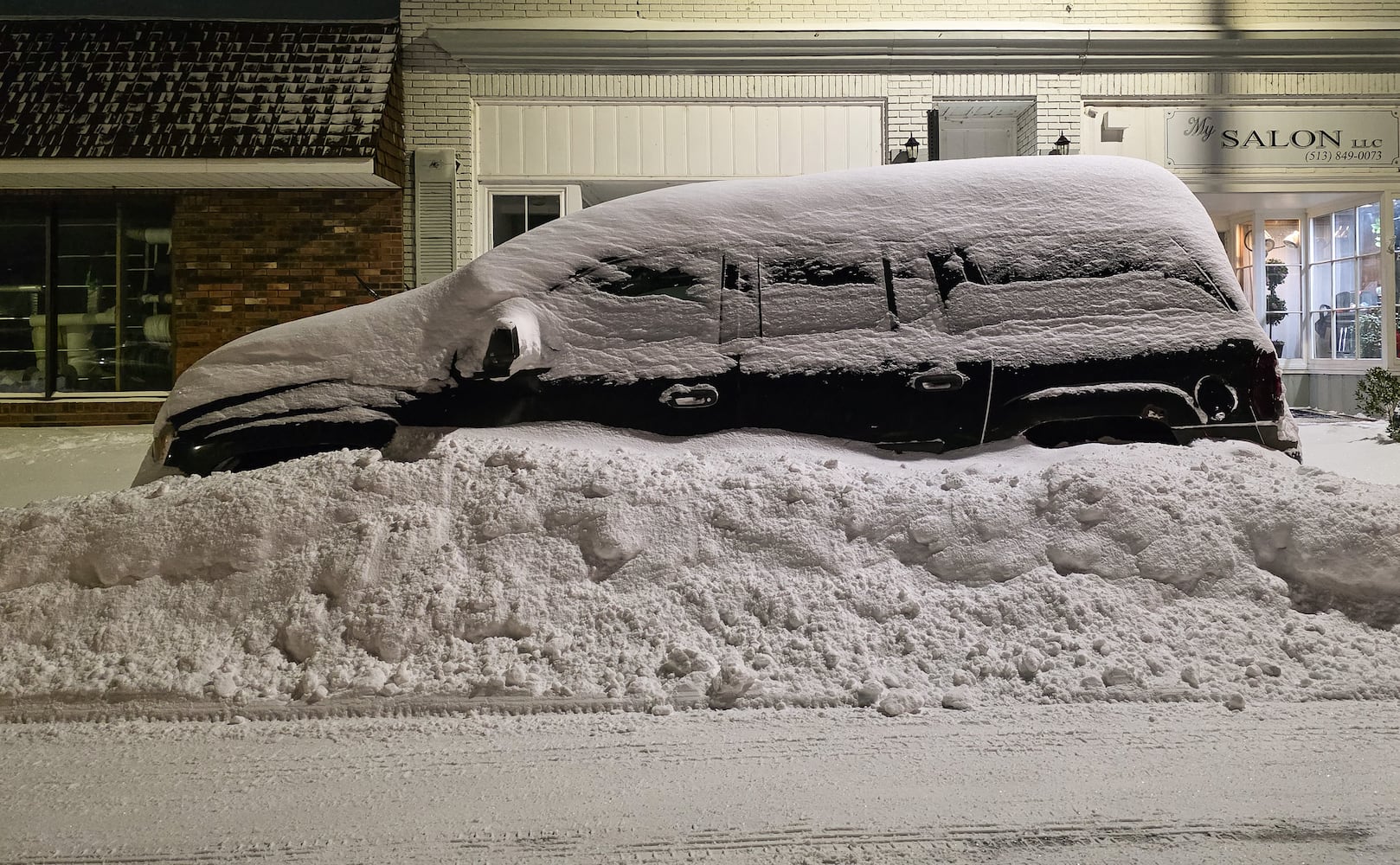 012526 Snow-Covered Cars