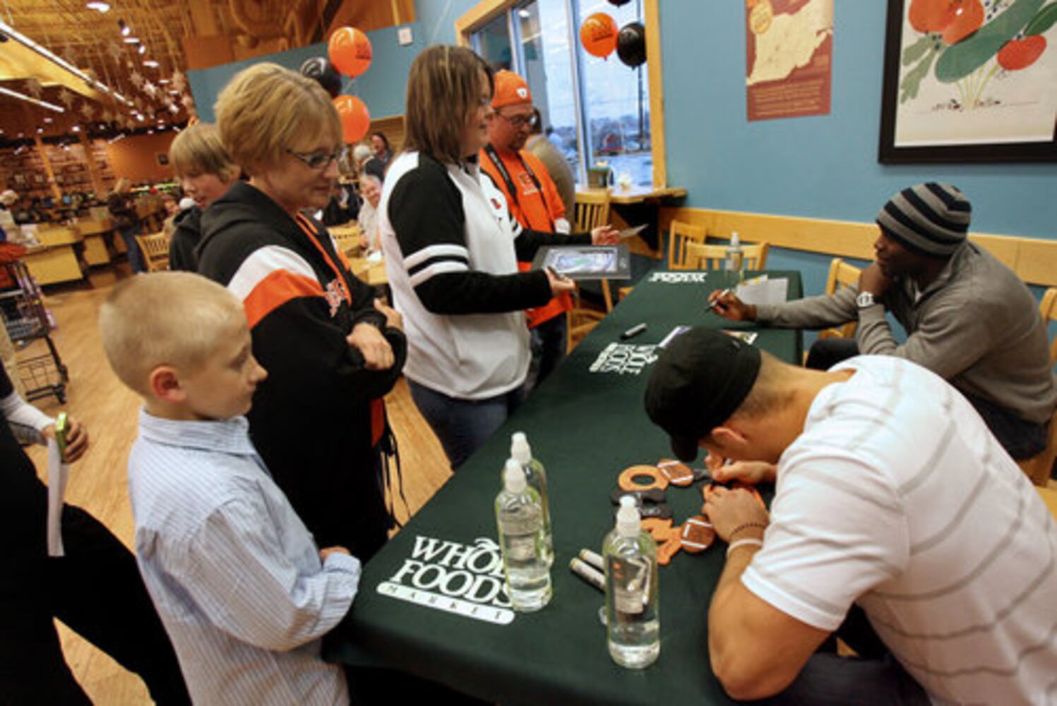 Bengals sign autographs for charity