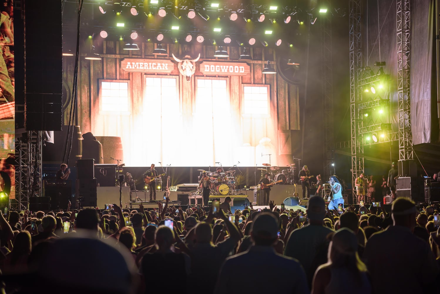 PHOTOS: Carrie Underwood & Shaboozey at the 2025 Voices of America Country Music Fest
