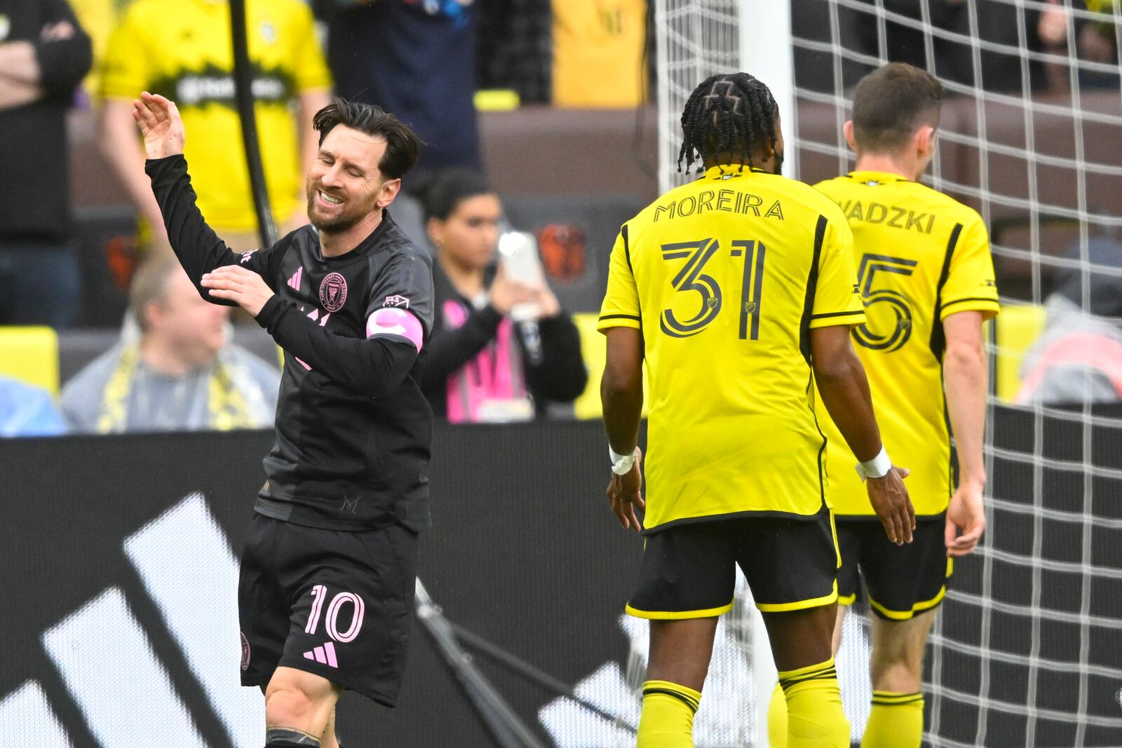 Inter Miami CF forward Lionel Messi (10) reacts after missing a shot during the first half of an MLS soccer match against the Columbus Crew on Saturday, April 19, 2025, in Cleveland, Ohio. (AP Photo/David Richard)