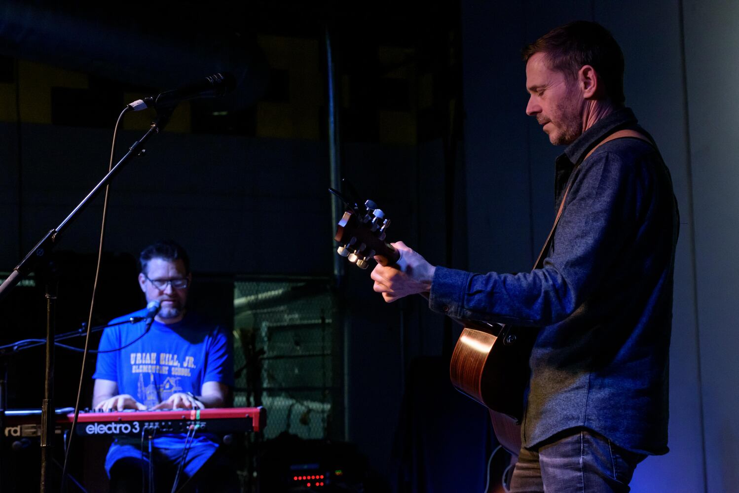 PHOTOS: Toad the Wet Sprocket’s Glen Phillips plays sold-out show at Yellow Cab Tavern
