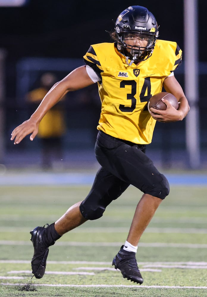 081525 DDN CJ Sidney football