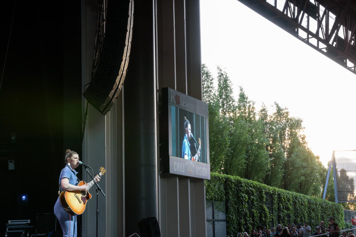 PHOTOS: Gary Allan & Mae Estes Live at Rose Music Center