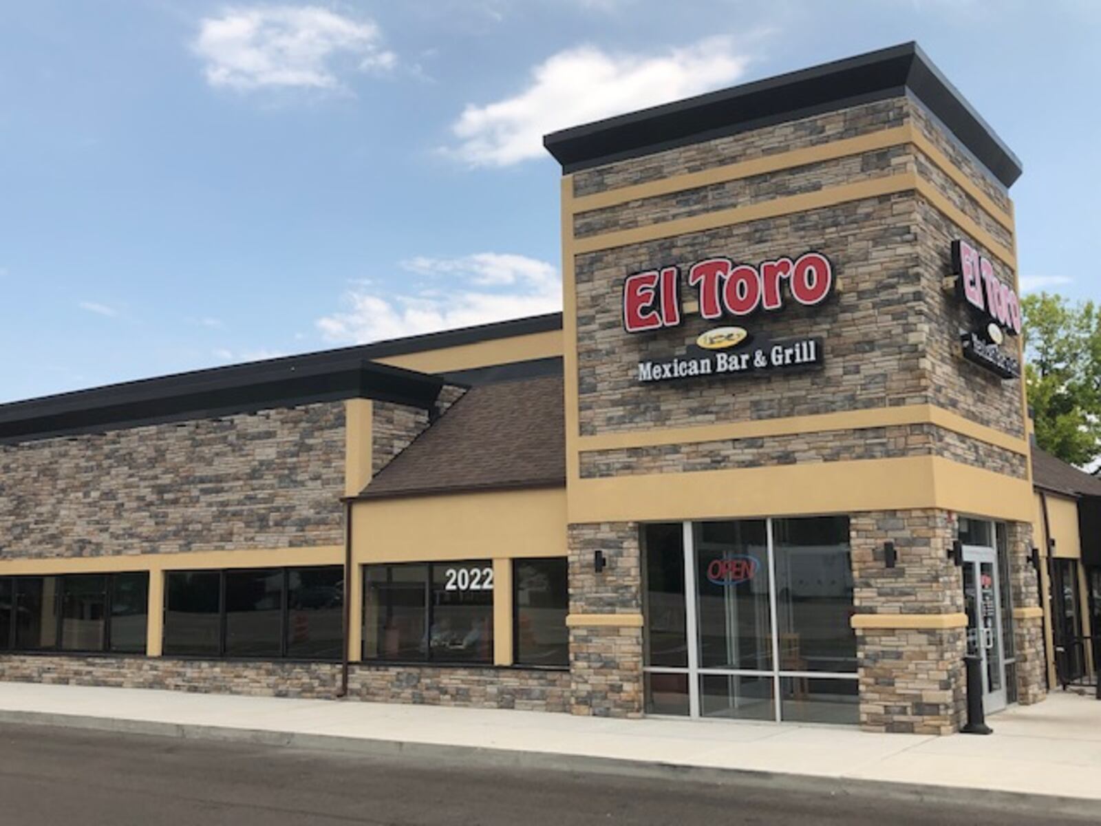 El Toro Bar & Grill has opened fully to the public after a $350,000 makeover to the former TGI Fridays near the Dayton Mall.