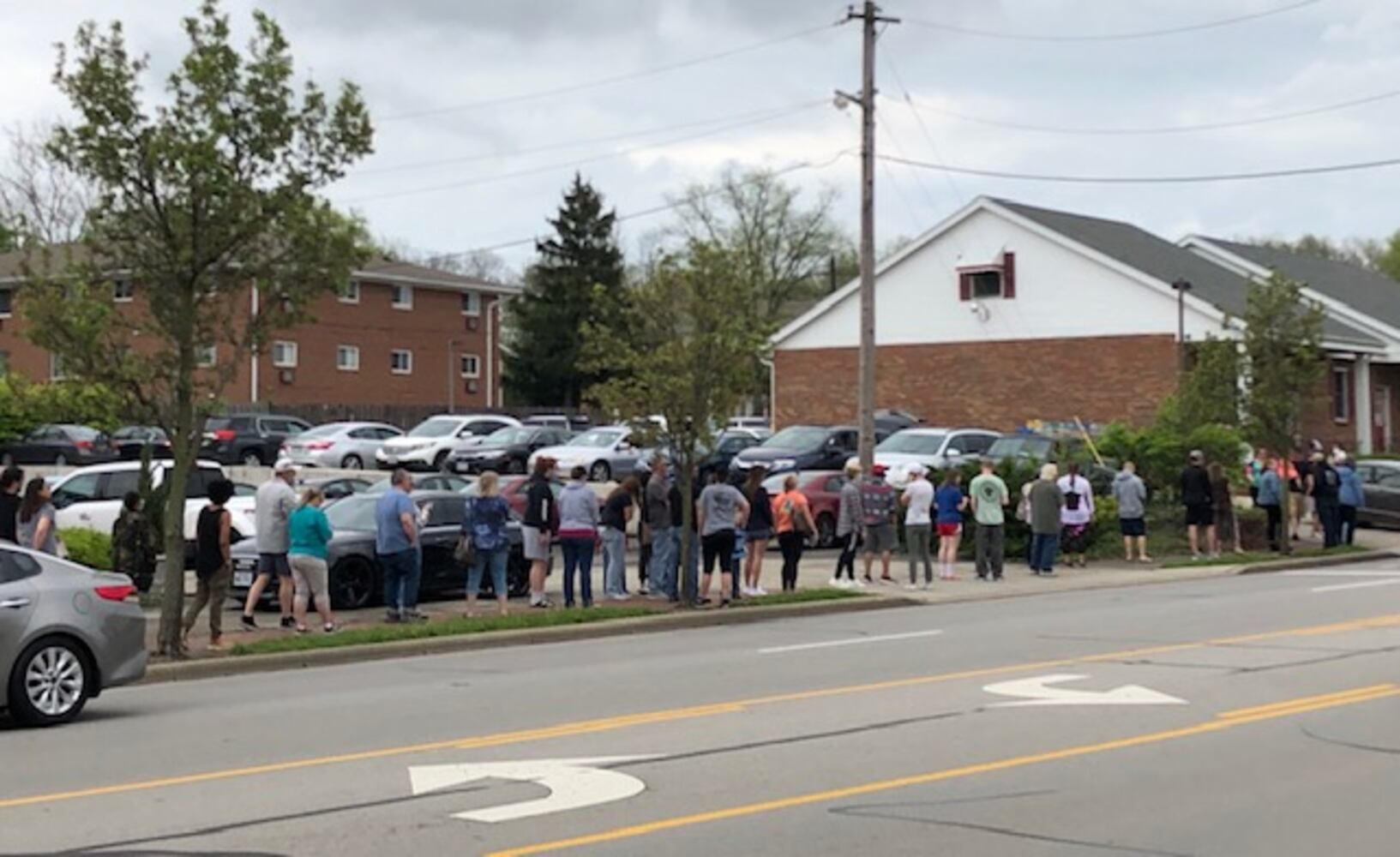 PHOTOS: Bill’s Donut Shop reopens, and here’s how people reacted