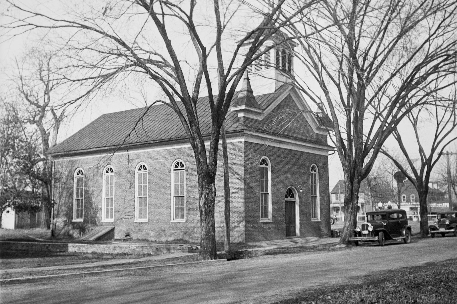 This photo provided by the Colonial Williamsburg Foundation shows the rebuilt First Baptist Church of Williamsburg, taken in the 1930s, in Williamsburg, Va. (Colonial Williamsburg Foundation via AP)