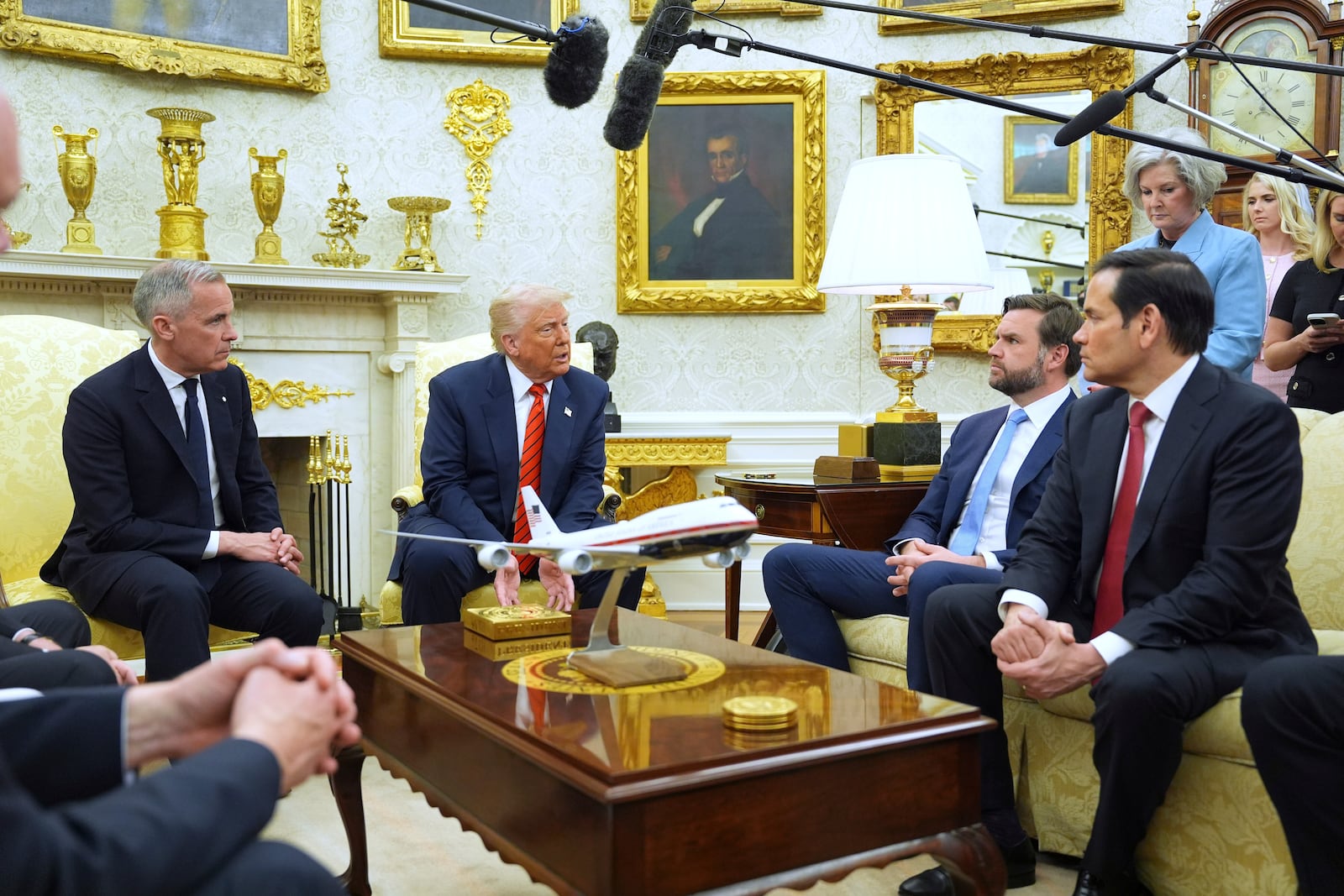 President Donald Trump meets Canadian Prime Minister Mark Carney in the Oval Office of the White House, Tuesday, May 6, 2025, in Washington. (AP Photo/Evan Vucci)
