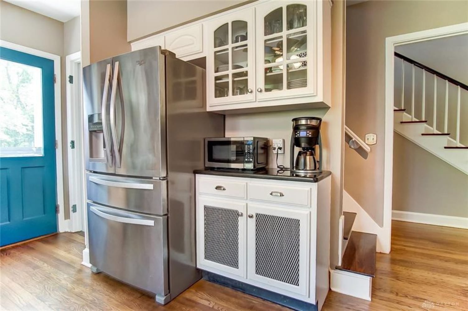 PHOTOS: Luxury Oakwood colonial home on market