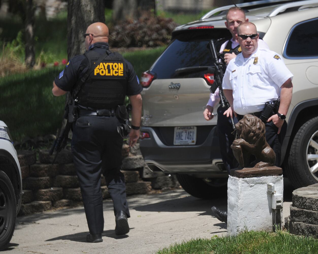 Police investigate shooting on Moraine Avenue in Dayton