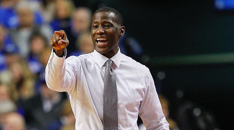 LEXINGTON, KY - JANUARY 31: Head coach Anthony Grant of the Alabama Crimson Tide instructs from the bench during the game against the Kentucky Wildcats at Rupp Arena on January 31, 2015 in Lexington, Kentucky. Kentucky defeated Alabama 70-55.(Photo by Michael Hickey/Getty Images)
