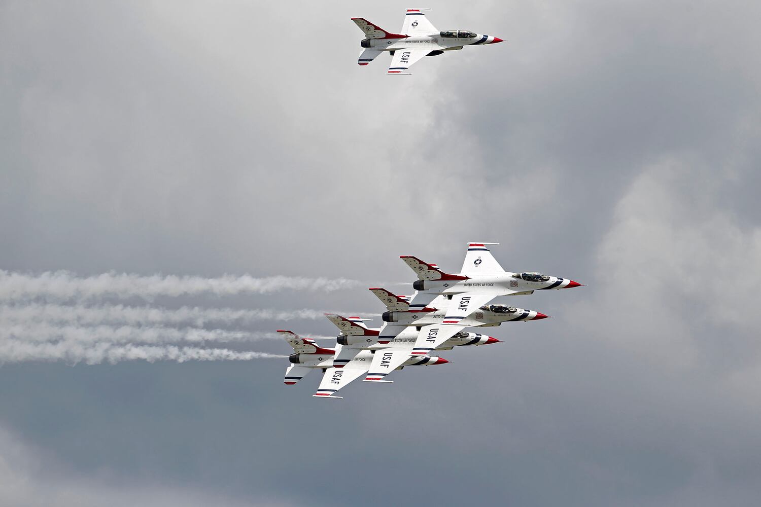 PHOTOS: The Thunderbirds jet team arrives for the Dayton Air Show