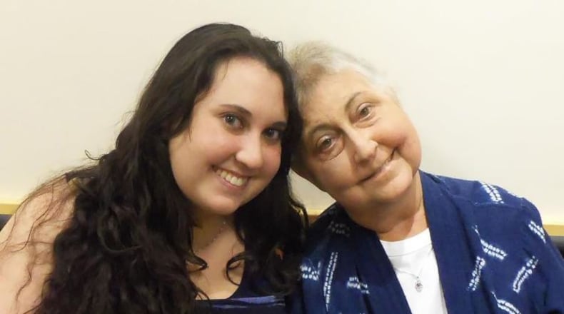 Rachel Evans (L) with her mother, Cantor Joyce Ury Dumtschin, in September 2012. Dumtschin was diagnosed with cancer in 2009 and passed away in 2013. She wrote a book during her journey and her daughter published it this year.