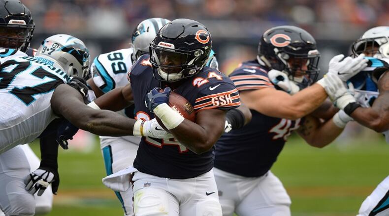 Chicago Bears running back Jordan Howard rushes during first quarter action against the Carolina Panthers on Sunday, Oct. 22, 2017 at Soldier Field in Chicago, Ill. The Bears defeated the Panthers 17-3. (Jeff Siner/Charlotte Observer/TNS)