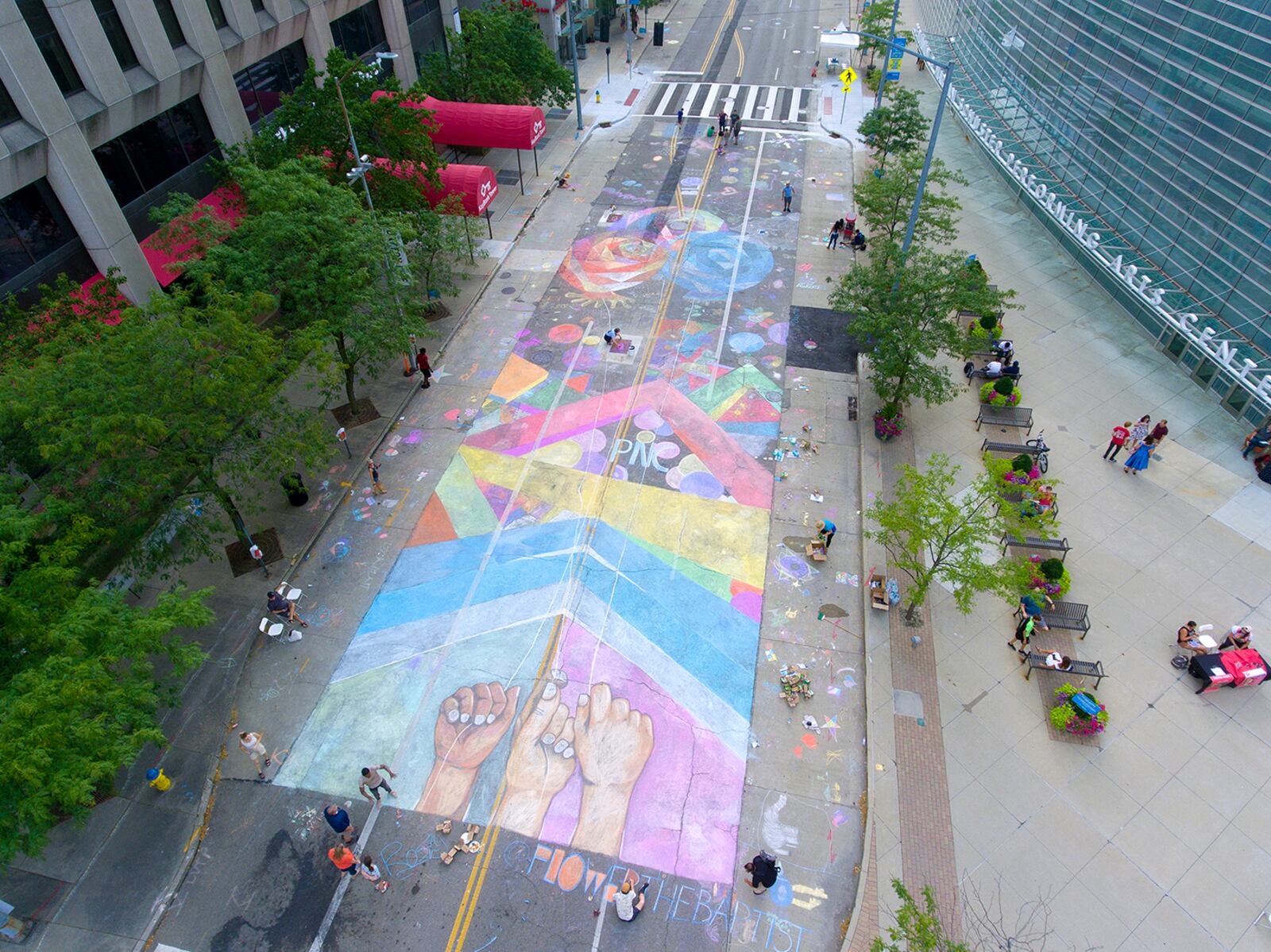 The AES Ohio Summer in the City signature event, Art in the City, returns to downtown Dayton on Saturday, August 6, 2022. Over 300 artists will be stationed around downtown’s core to celebrate the visual and performing arts through performances, demonstrations, hands-on projects, a Juried Art Show, Artisan Market and more.