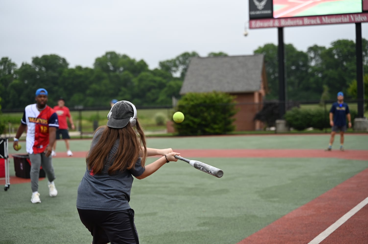 Savannah Bananas make a surprise visit to Nuxhall Miracle League in Fairfield