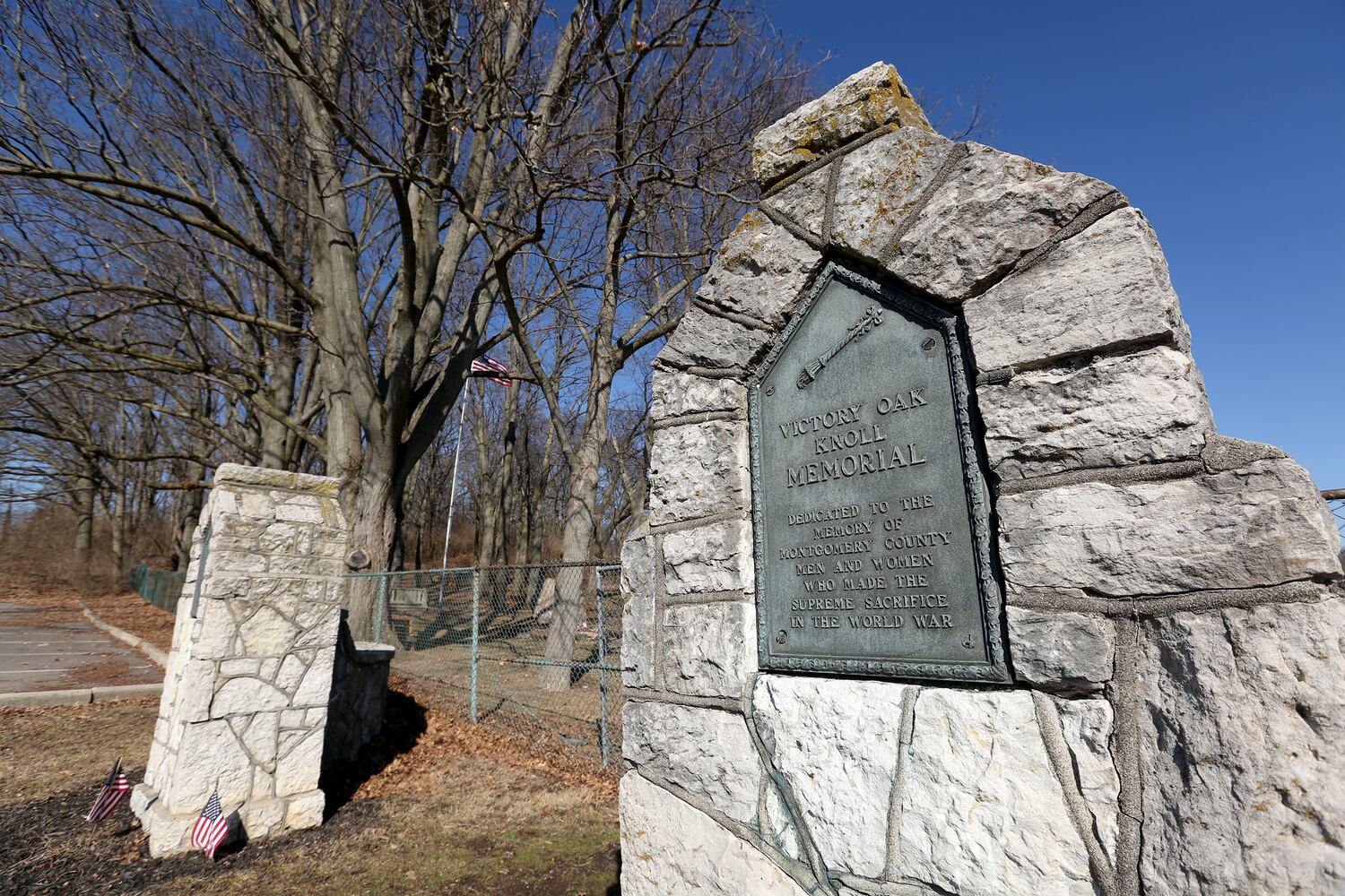 Victory Oak Knoll, a grove of 180 oak trees, was planted in 1921 to commemorate local World War I veterans.
