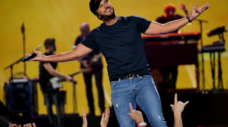 LAS VEGAS, NV - SEPTEMBER 22:  Luke Bryan performs onstage during the 2018 iHeartRadio Music Festival at T-Mobile Arena on September 22, 2018 in Las Vegas, Nevada.  (Photo by Kevin Winter/Getty Images for iHeartMedia)